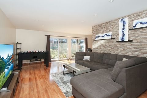 Tiny photo for 275 Wilmette Court #B1, Schaumburg, IL 60193 (MLS # 12546825)