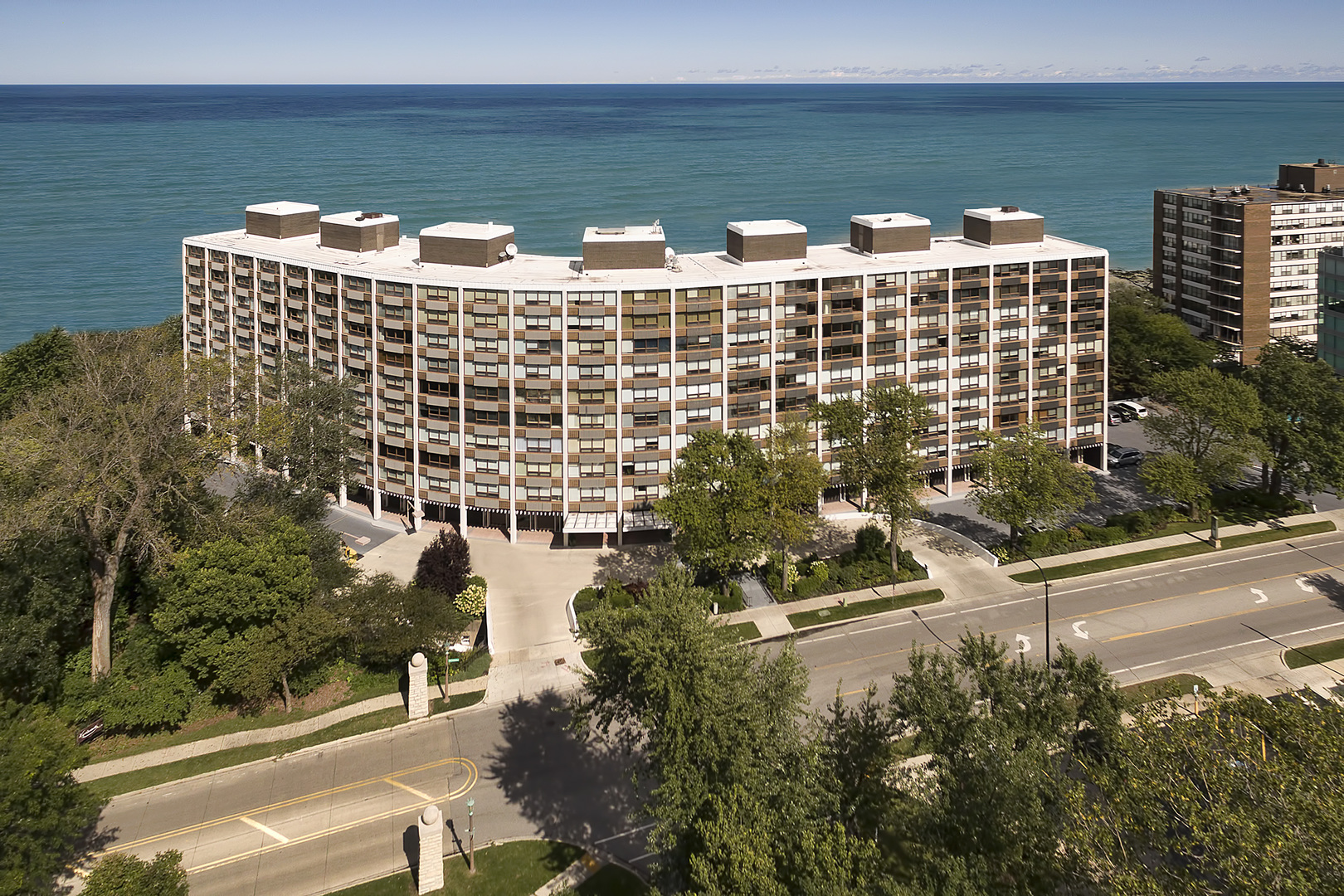 Photo 1 of 25 — 1630 Sheridan Road 4A, Wilmette, IL 60091