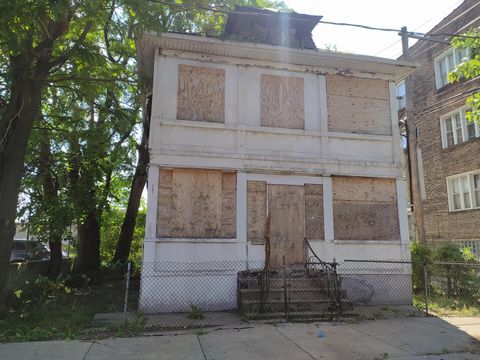 Tiny photo for 7909 S Essex Avenue, Chicago, IL 60617 (MLS # 12680519)