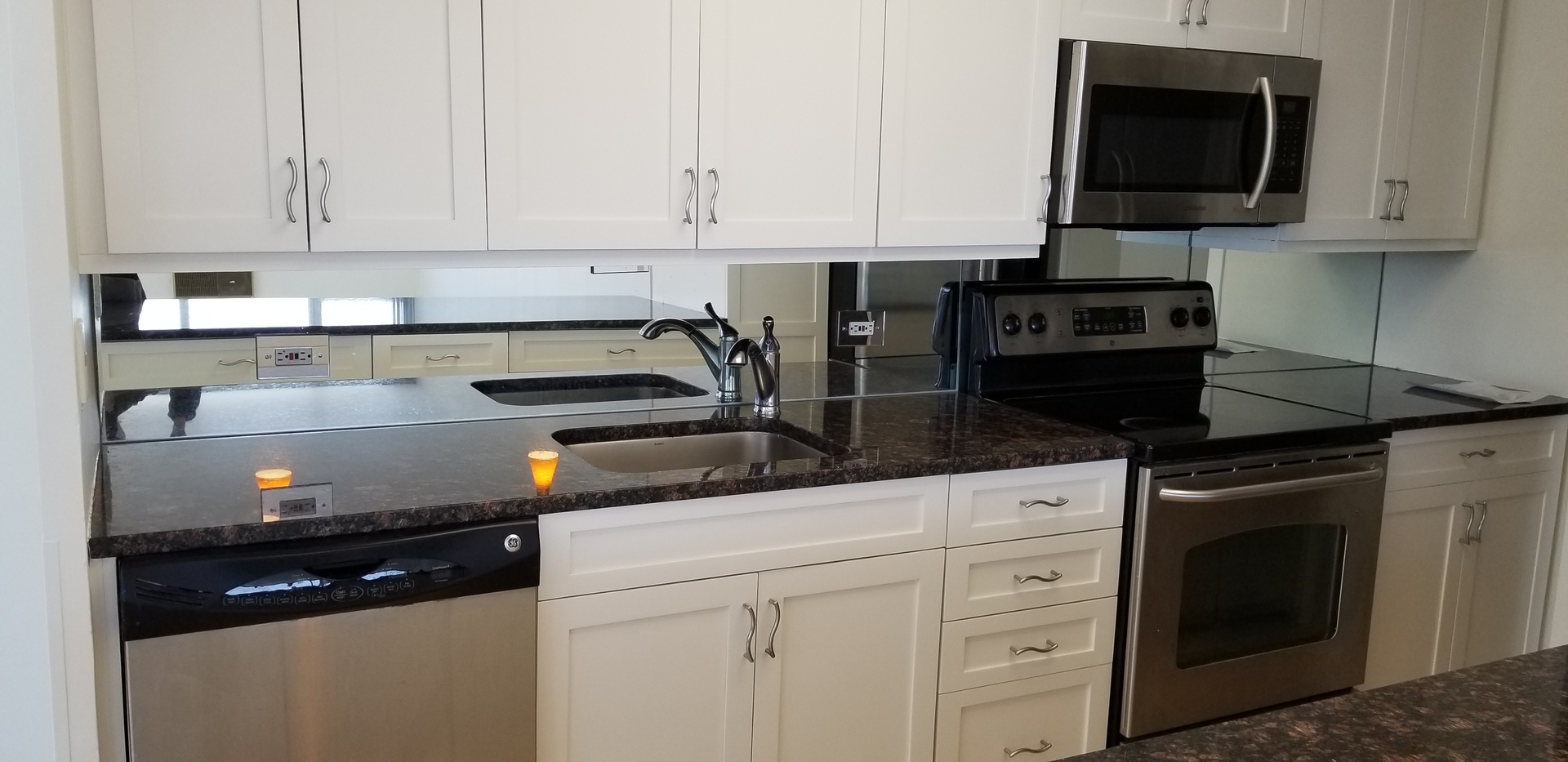 4250 N MARINE Drive 1515