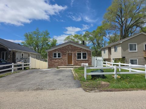 Photo of 306 Brierhill Drive, Round Lake Park, IL 60073 (MLS # 12634672)