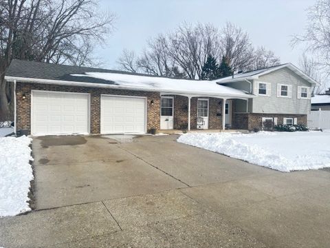 Photo of 587 Phillips Circle, Antioch, IL 60002 (MLS # 12594406)