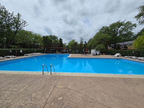 Tiny photo for 707 E Falcon Drive #C109, Arlington Heights, IL 60005 (MLS # 12653072)