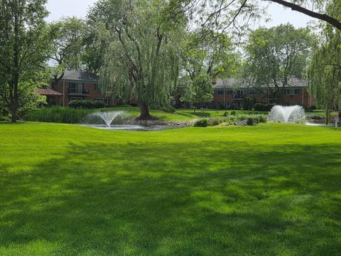 Tiny photo for 707 E Falcon Drive #C109, Arlington Heights, IL 60005 (MLS # 12653072)