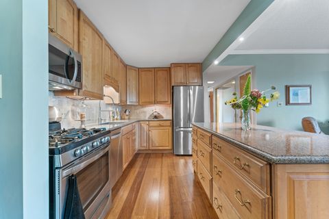 Tiny photo for 110 W Butterfield Road #502S, Elmhurst, IL 60126 (MLS # 12504906)