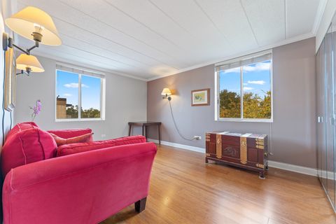 Tiny photo for 110 W Butterfield Road #502S, Elmhurst, IL 60126 (MLS # 12504906)