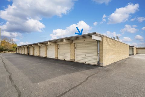 Tiny photo for 110 W Butterfield Road #502S, Elmhurst, IL 60126 (MLS # 12504906)