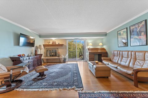 Tiny photo for 110 W Butterfield Road #502S, Elmhurst, IL 60126 (MLS # 12504906)