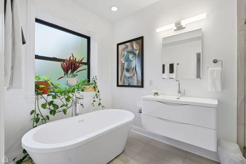 Tiny photo for 4038 N Kenmore Avenue #2, Chicago, IL 60613 (MLS # 12494734)