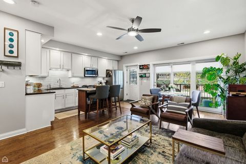 Tiny photo for 4038 N Kenmore Avenue #2, Chicago, IL 60613 (MLS # 12494734)