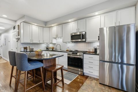 Tiny photo for 4038 N Kenmore Avenue #2, Chicago, IL 60613 (MLS # 12494734)