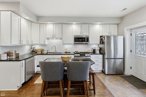 Tiny photo for 4038 N Kenmore Avenue #2, Chicago, IL 60613 (MLS # 12494734)