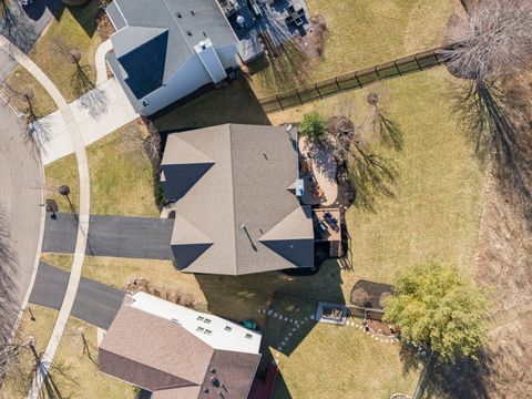 Tiny photo for 39W578 Newton Square, Geneva, IL 60134 (MLS # 12588528)