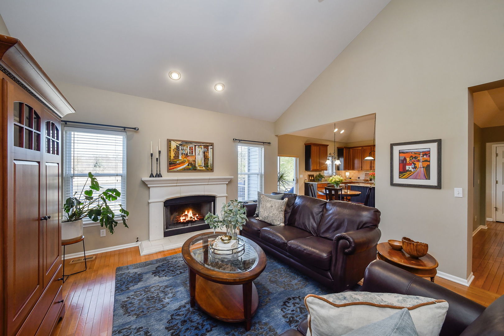 39W578 Newton Square