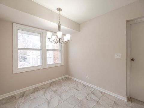 Tiny photo for 330 Hampton Court #A, Bloomingdale, IL 60108 (MLS # 12543510)