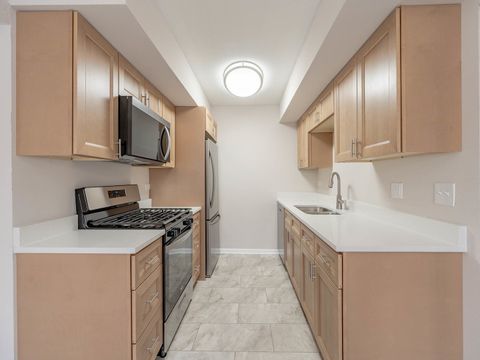 Tiny photo for 330 Hampton Court #A, Bloomingdale, IL 60108 (MLS # 12543510)