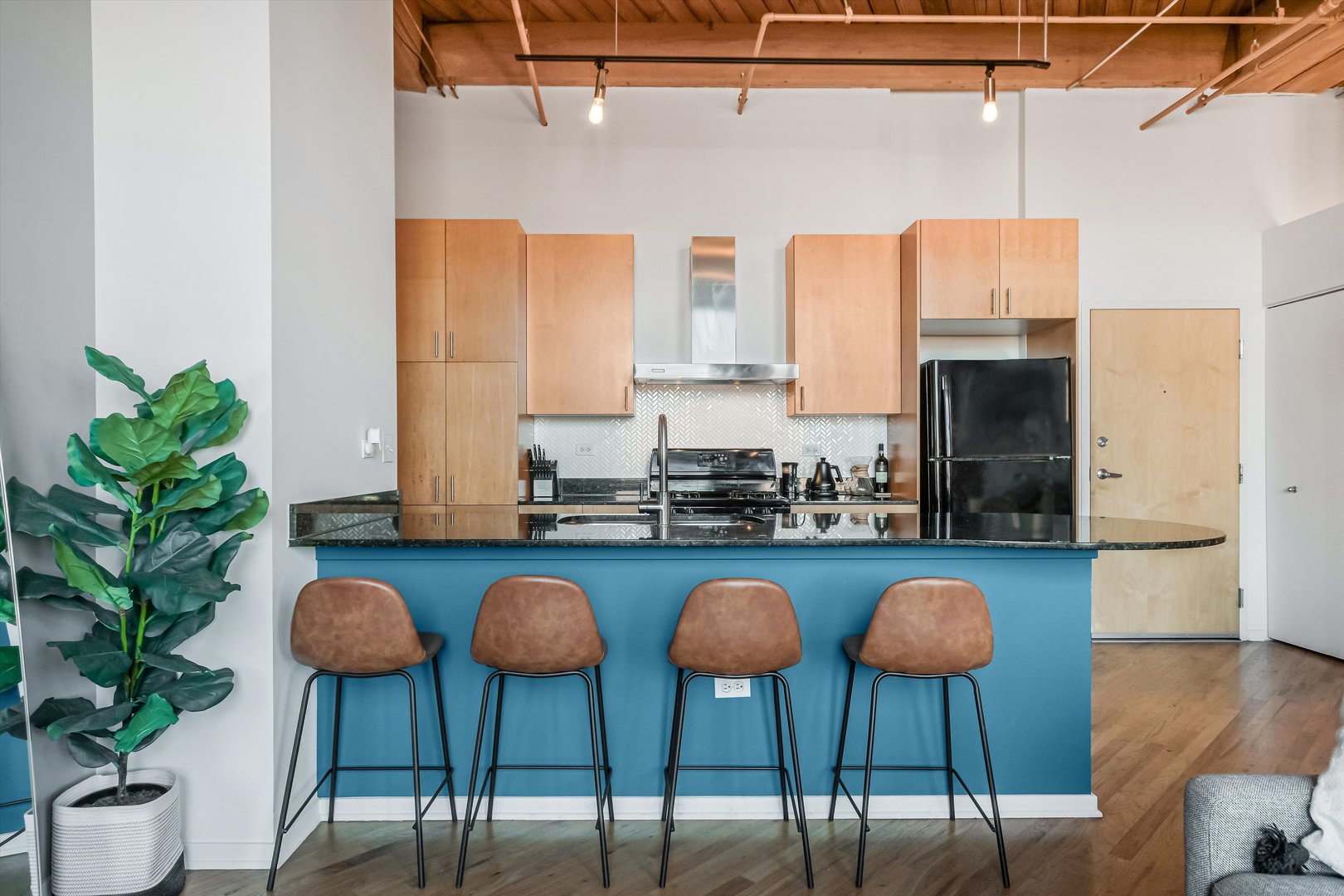 1040 W ADAMS Street 417