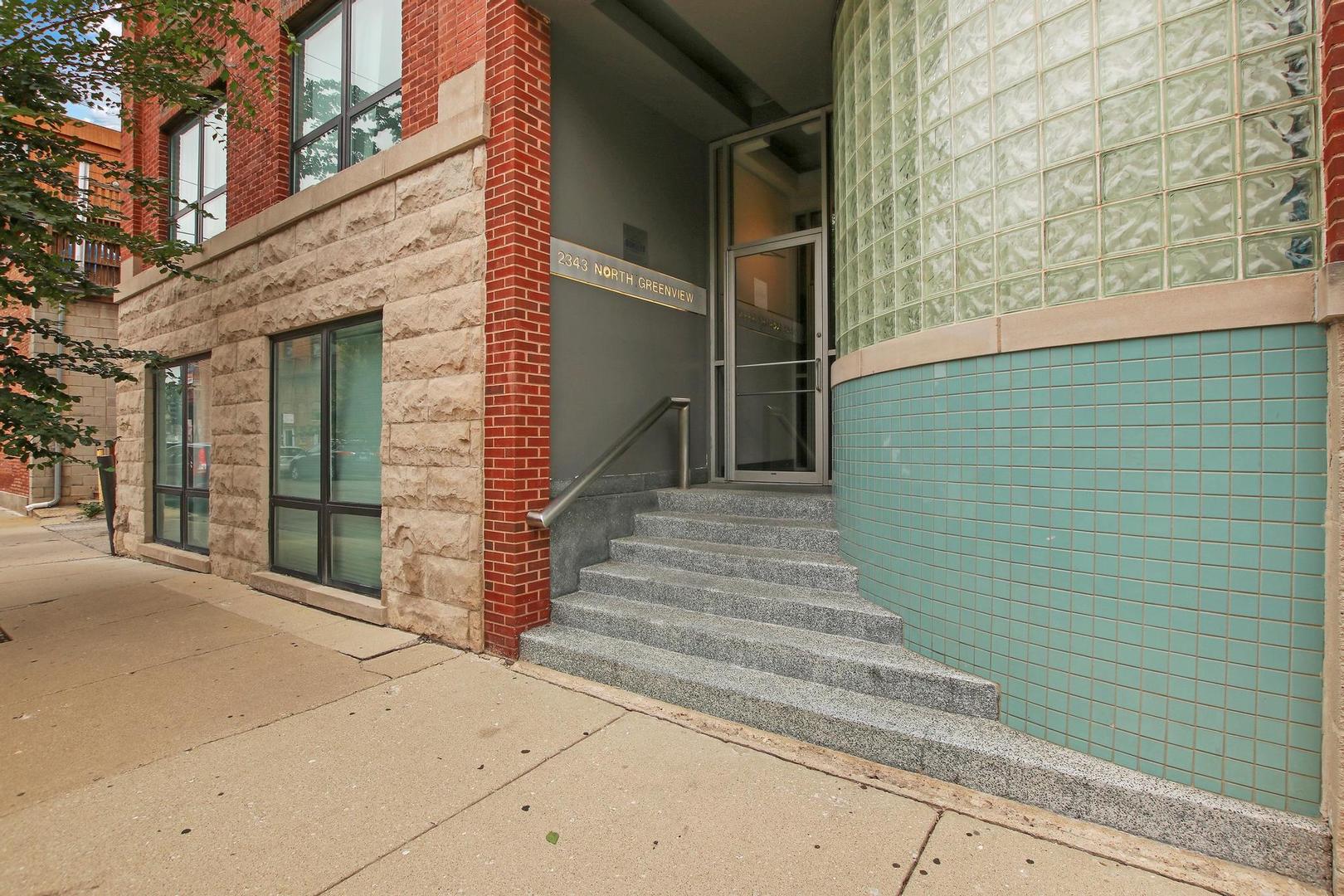 2343 N Greenview Avenue 108