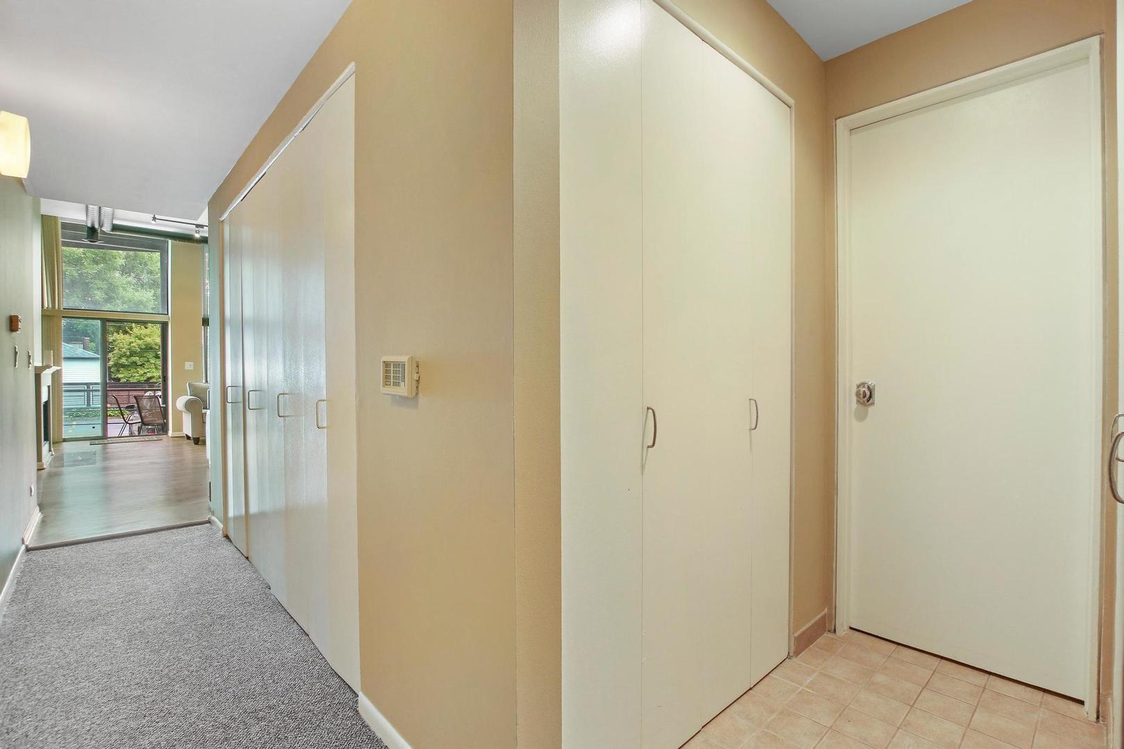 2343 N Greenview Avenue 108
