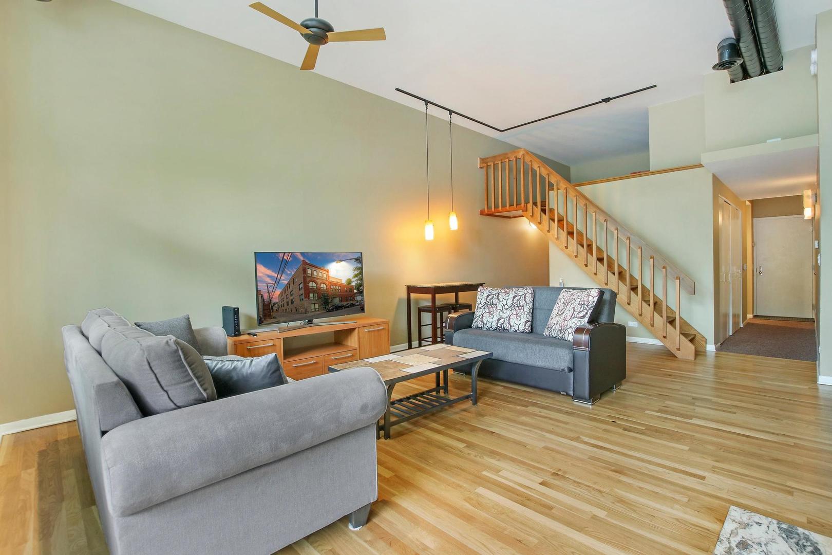 2343 N Greenview Avenue 108
