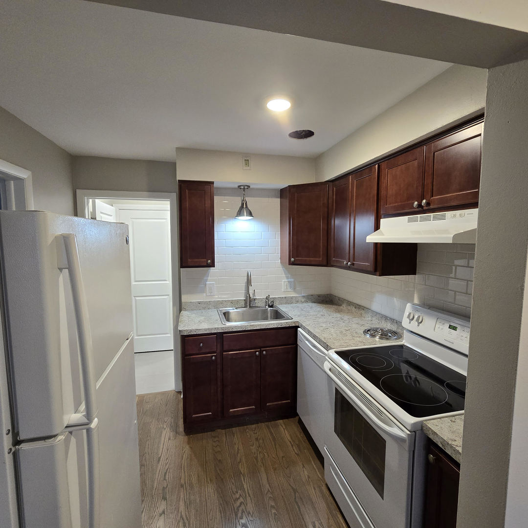 1817 W TOUHY Avenue 2D