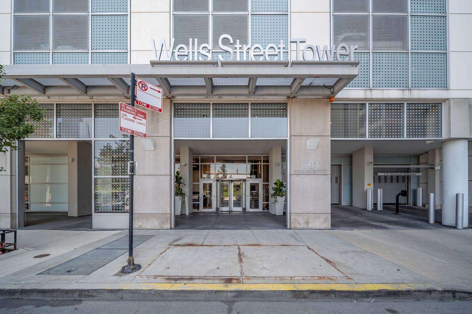 701 S WELLS Street 3400