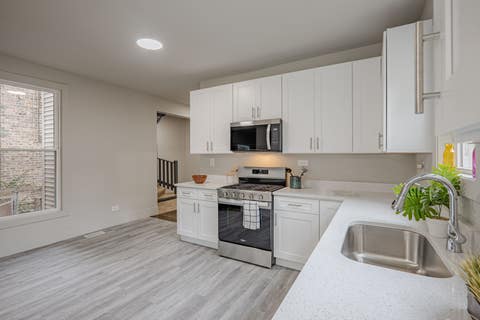Tiny photo for 1218 N Parkside Avenue, Chicago, IL 60651 (MLS # 12719507)