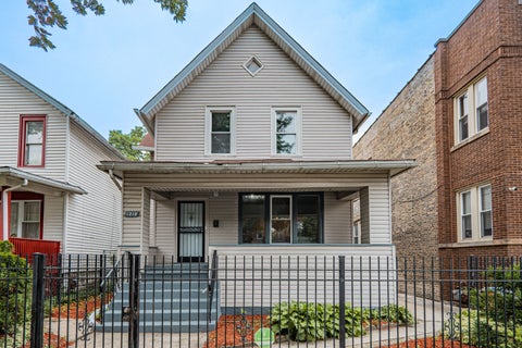Photo of 1218 N Parkside Avenue, Chicago, IL 60651 (MLS # 12719507)