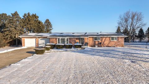 Tiny photo for 1681 N 33rd Road, Ottawa, IL 61350 (MLS # 12559405)