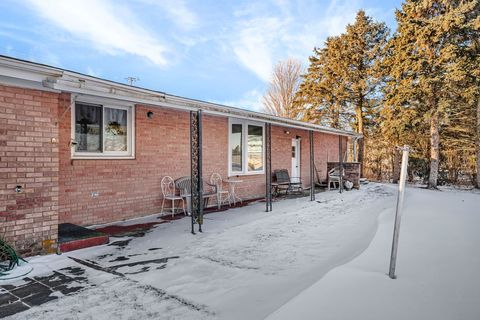 Tiny photo for 1681 N 33rd Road, Ottawa, IL 61350 (MLS # 12559405)