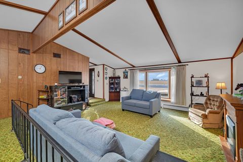 Tiny photo for 1681 N 33rd Road, Ottawa, IL 61350 (MLS # 12559405)