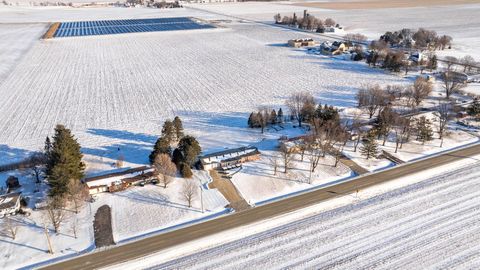 Tiny photo for 1681 N 33rd Road, Ottawa, IL 61350 (MLS # 12559405)