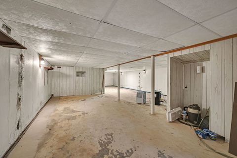 Tiny photo for 1681 N 33rd Road, Ottawa, IL 61350 (MLS # 12559405)