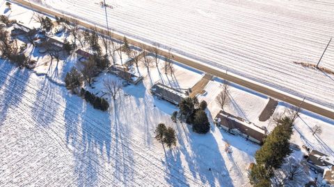 Tiny photo for 1681 N 33rd Road, Ottawa, IL 61350 (MLS # 12559405)