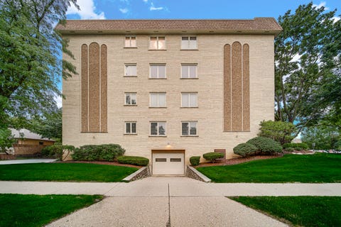 Tiny photo for 225 E Wing Street #302, Arlington Heights, IL 60004 (MLS # 12696178)