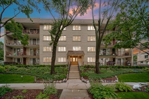 Photo of 225 E Wing Street #302, Arlington Heights, IL 60004 (MLS # 12696178)