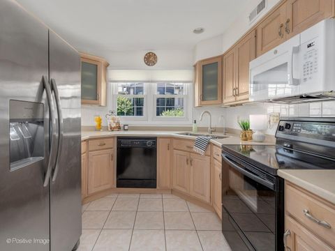 Tiny photo for 1039 Oakview Drive, Wheaton, IL 60187 (MLS # 12622477)