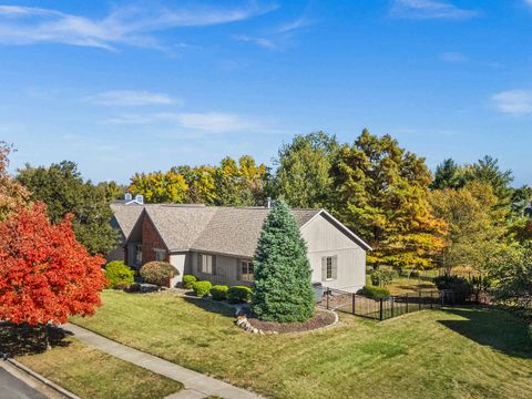 Tiny photo for 21 Pendleton Way, Bloomington, IL 61704 (MLS # 12494979)