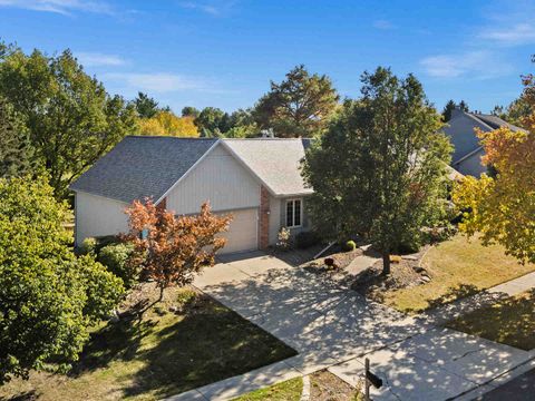 Tiny photo for 21 Pendleton Way, Bloomington, IL 61704 (MLS # 12494979)