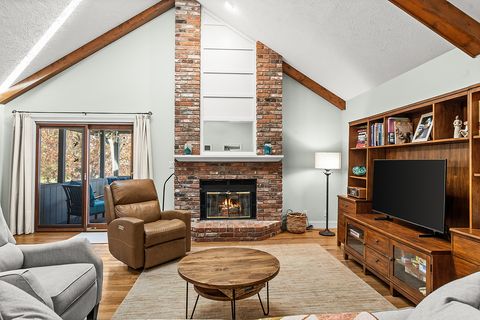 Tiny photo for 21 Pendleton Way, Bloomington, IL 61704 (MLS # 12494979)