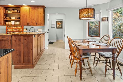 Tiny photo for 21 Pendleton Way, Bloomington, IL 61704 (MLS # 12494979)