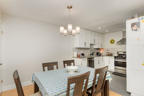 Tiny photo for 2B Kingery Quarter #207, Willowbrook, IL 60527 (MLS # 12461337)