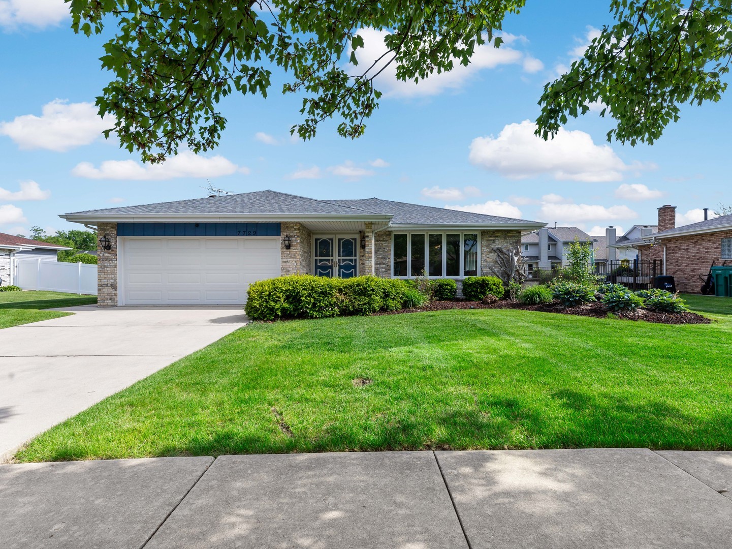 7729 W 157th Place