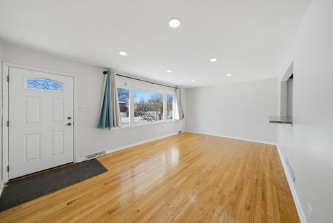 Tiny photo for 7635 S Oconto Avenue, Bridgeview, IL 60455 (MLS # 12600376)