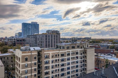 Tiny photo for 3930 N Pine Grove Avenue #1002, Chicago, IL 60613 (MLS # 12507268)