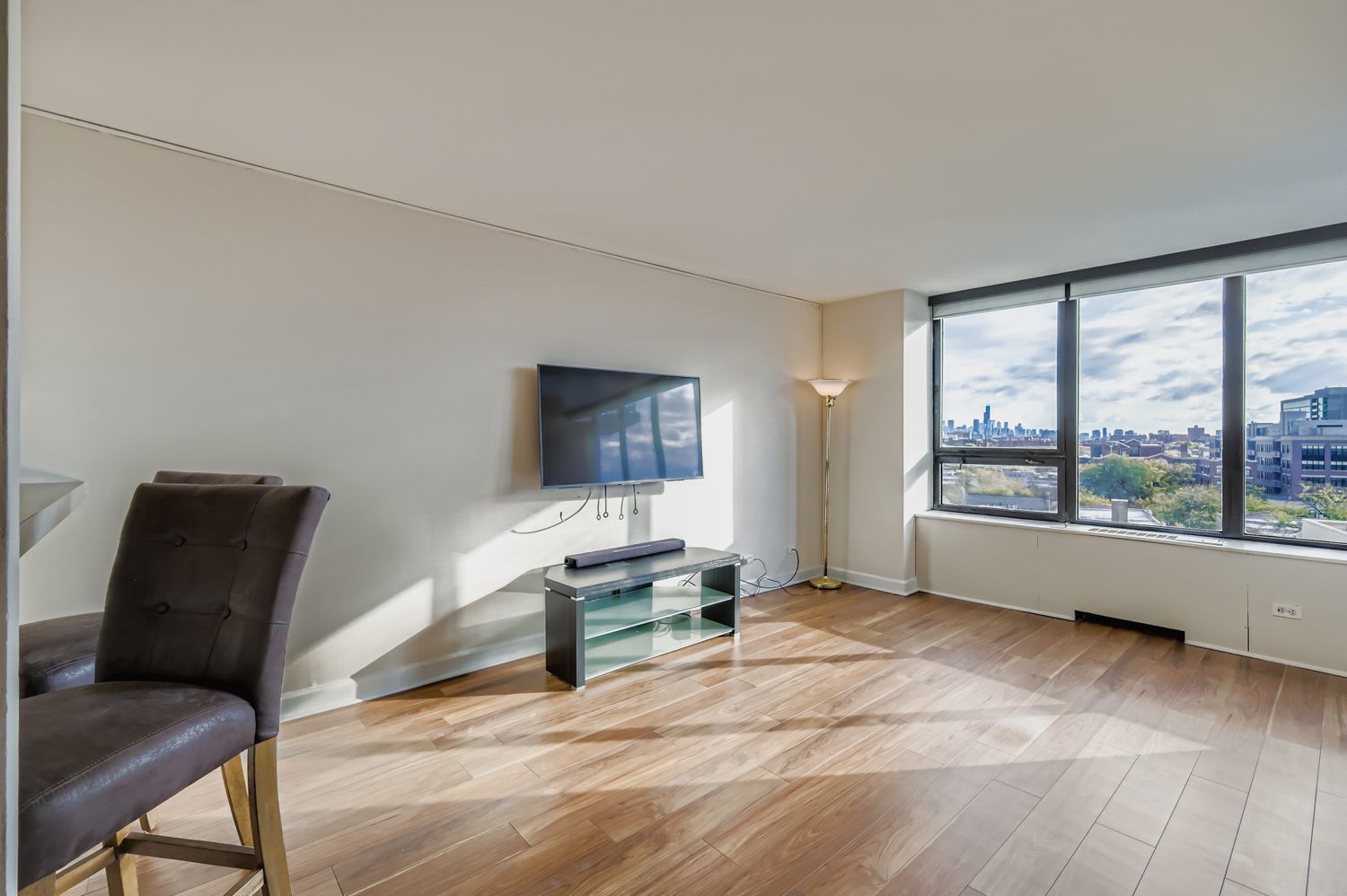 3930 N Pine Grove Avenue 1002