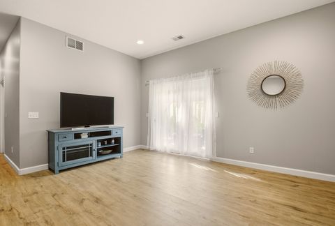 Tiny photo for 4 FRONTIER Court, Le Claire, IA 52753 (MLS # 12633543)