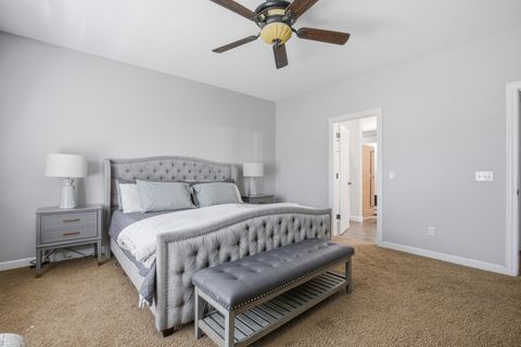 Tiny photo for 4 FRONTIER Court, Le Claire, IA 52753 (MLS # 12633543)