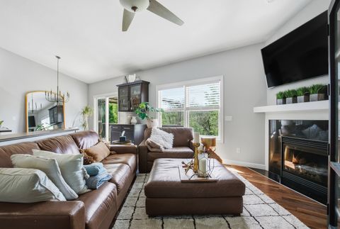 Tiny photo for 4 FRONTIER Court, Le Claire, IA 52753 (MLS # 12633543)