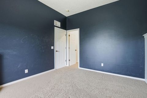 Tiny photo for 4 FRONTIER Court, Le Claire, IA 52753 (MLS # 12633543)
